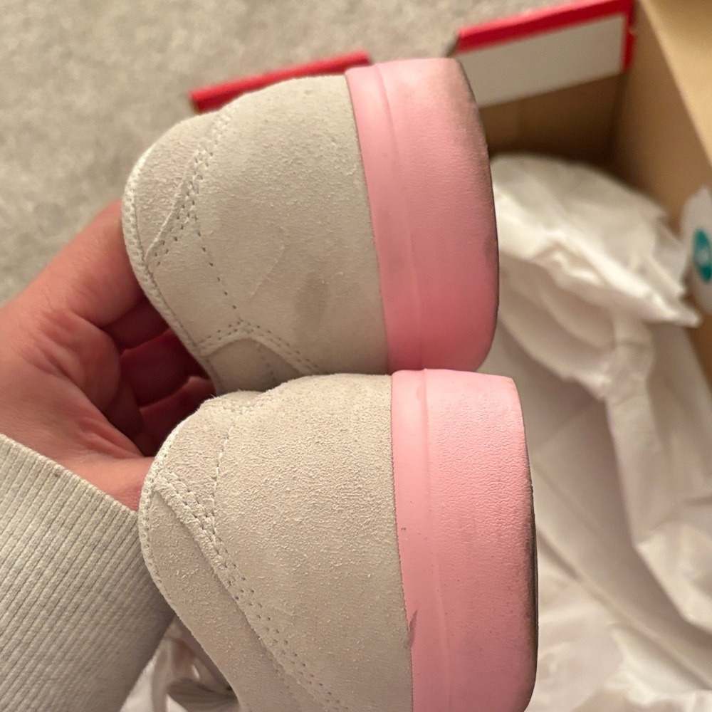 Nike Women's Light Pink and Gray Sneakers - Picture 4 of 8